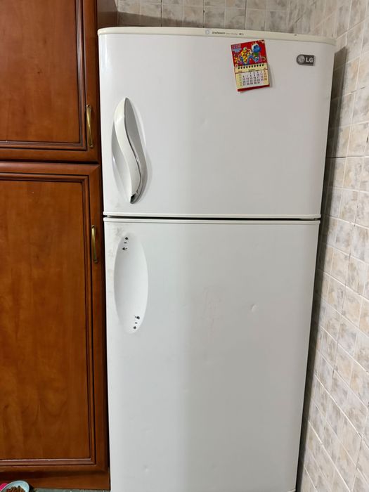 Холодильник, бу работает исправно