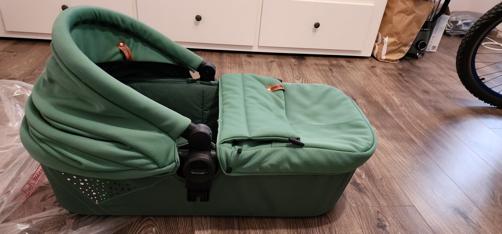 Продавам бебешка количка Chipolino Piruet 3 in 1