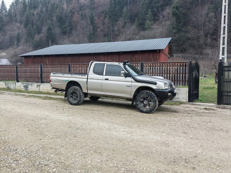 Se vinde Mitsubishi l200