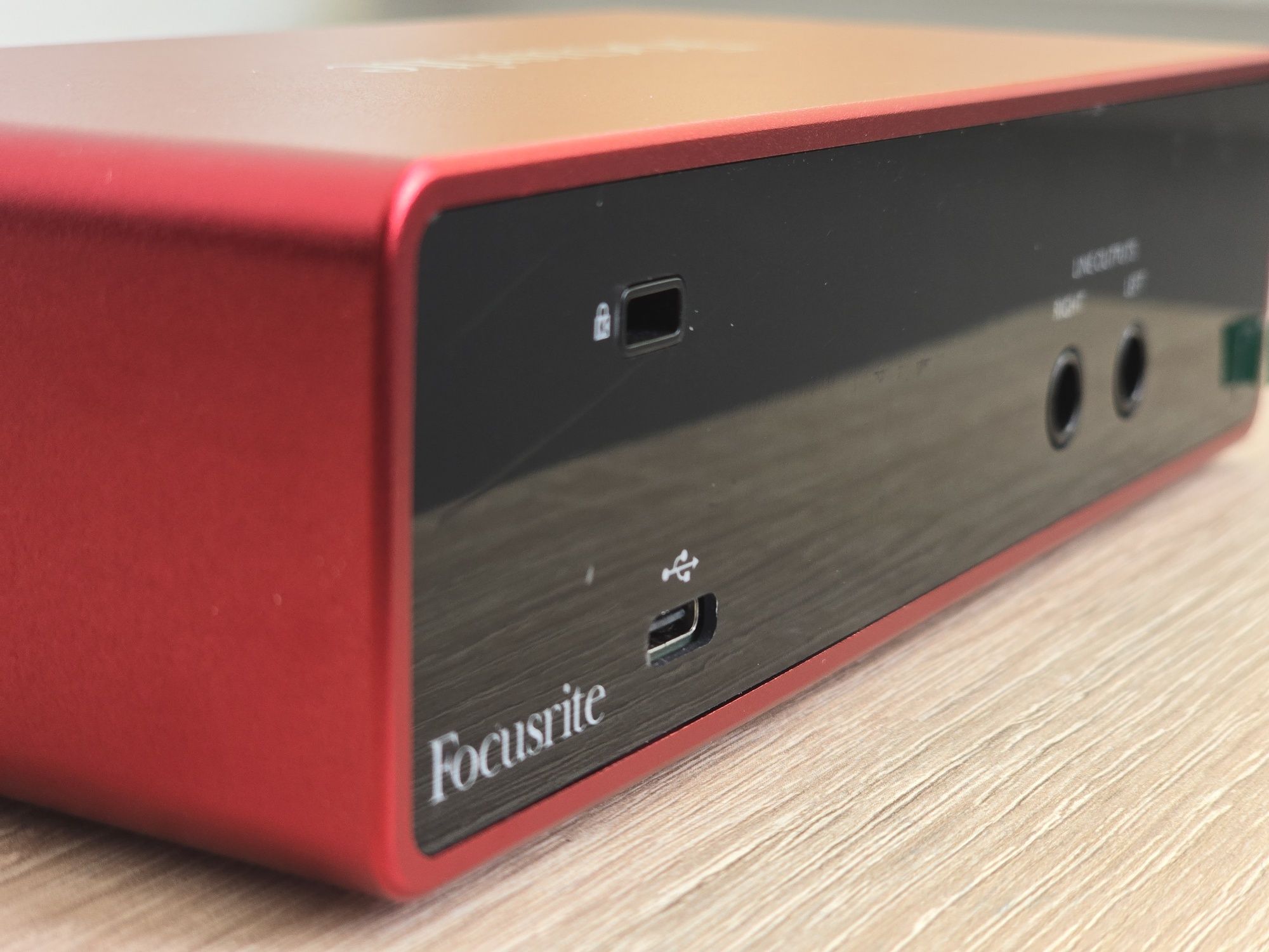 Interfata audio Focusrite Scarlett 2i2 3rd Gen