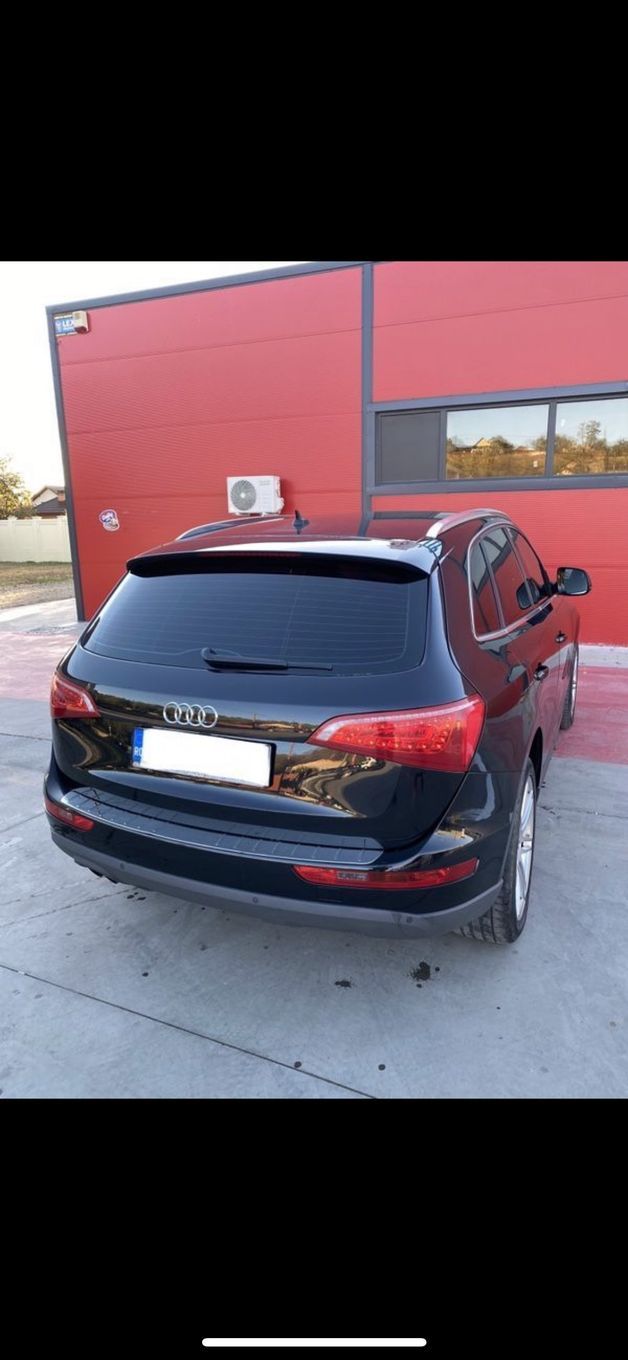 Dezmembram Audi Q5 2.0 TDI automat quattro din 2011