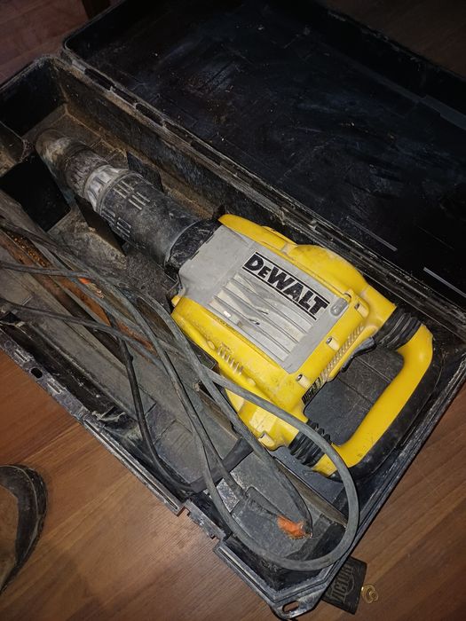 Sa vand următoarele scule electrice ,originale!