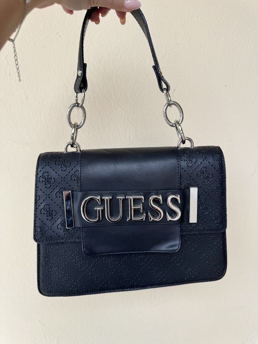 Сумка GUESS в хорошем состоянии