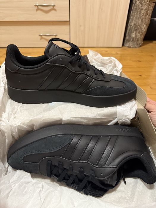 Обувки адидас, 47 номер