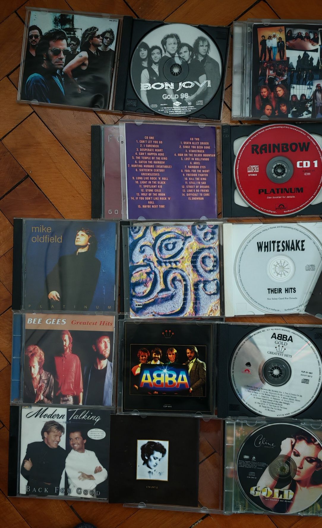 Продавам музикални CD