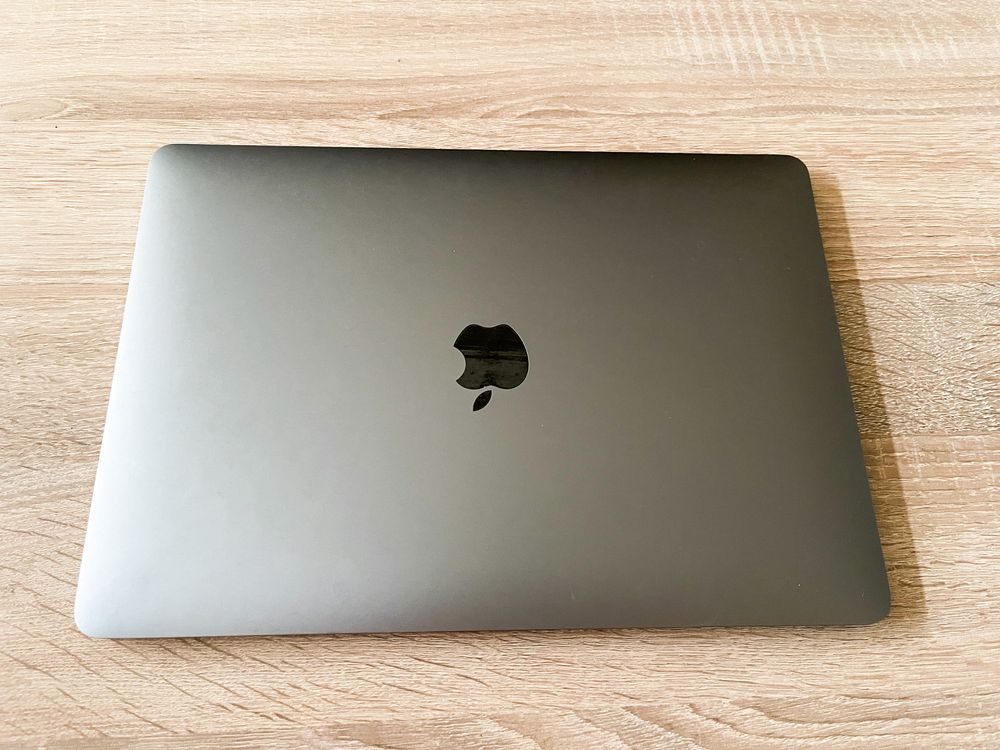 Apple McBook pro touch 256Gb Core i5