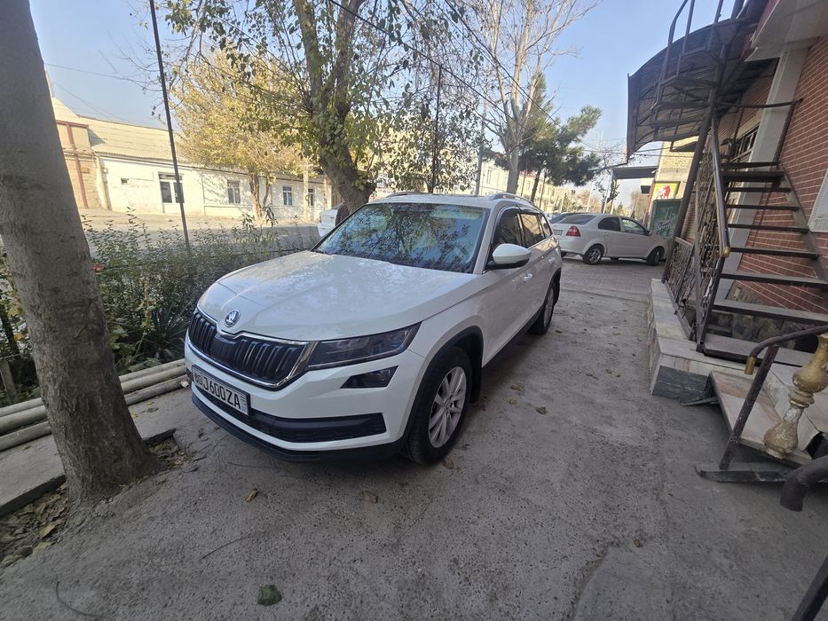 Shkoda avtomashina sotiladi