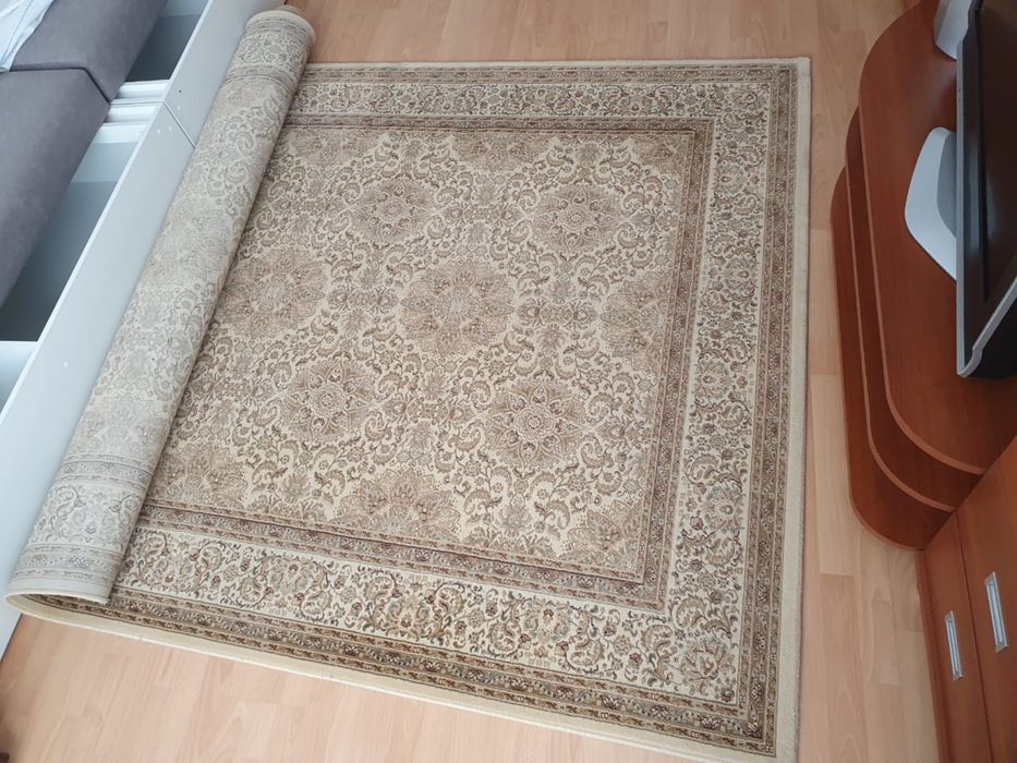 Продается ковер 2*4 в отличном состоянии, 20k