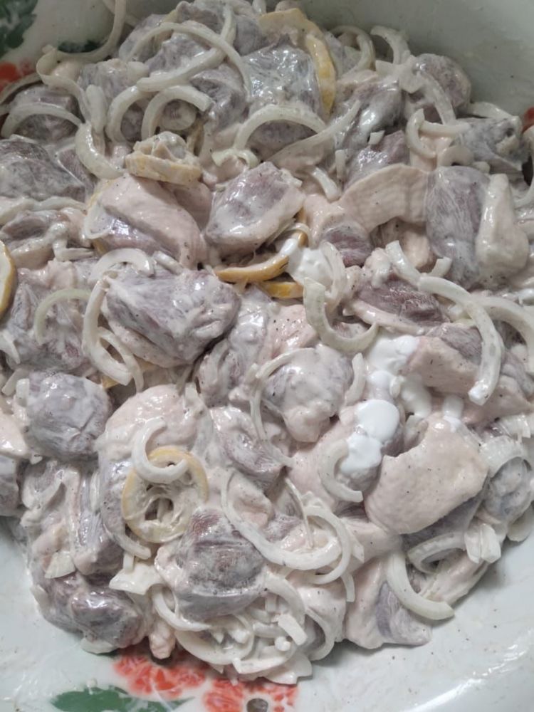Готовый маринад шашлык утка и курица в наличии есть .Очень вкусный