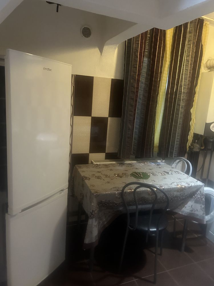 Închiriez apartament 2 camere în zona Aleea Plopilor,Târgu Jiu.
