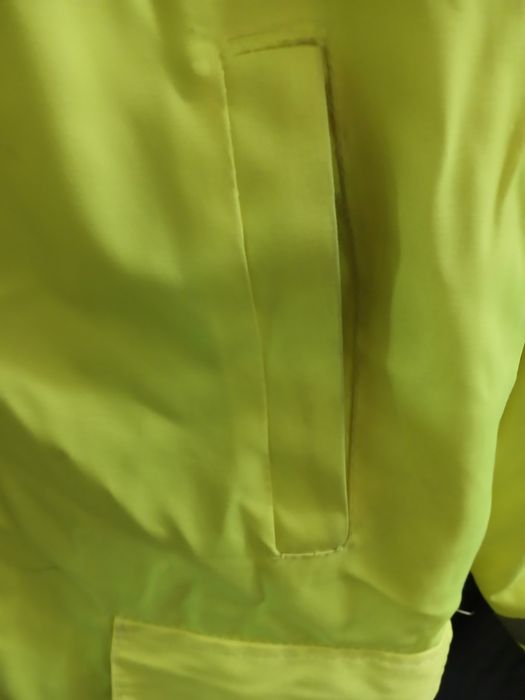 Толстовка на замке куртка желтая