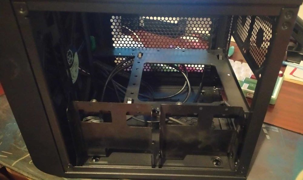 Carcasa Thermaltake Core V1
