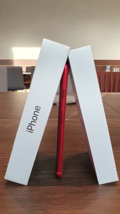iPhone SE2020 red