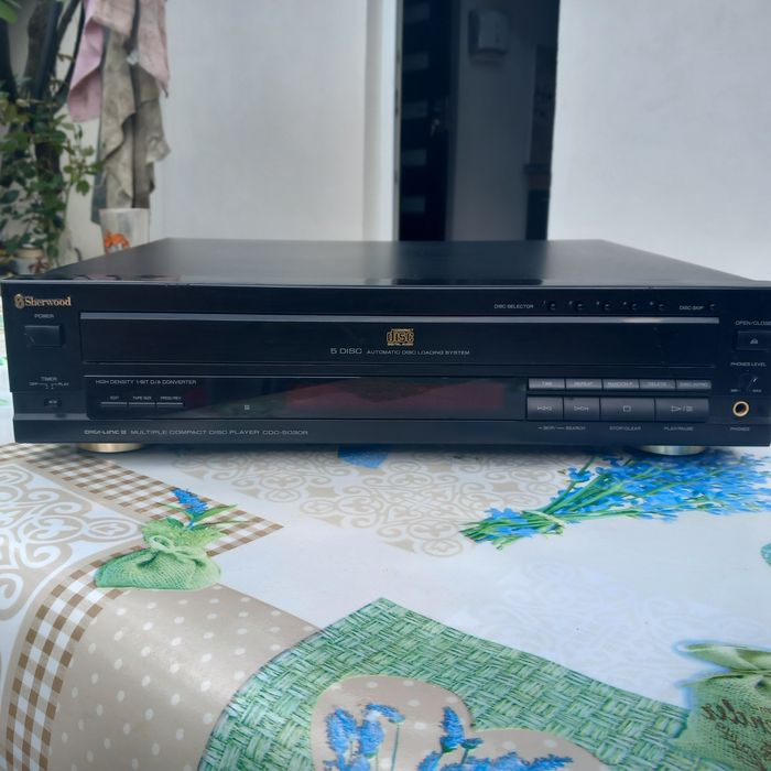 vind magazie 5 cd uri sherwood cu telecoma și amplificator