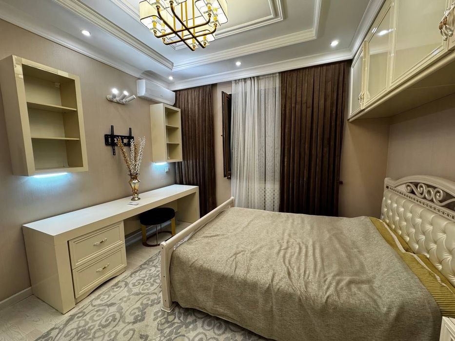 Dream House Продается 3 комнатная квартира ремонт 8-роддом Глинка