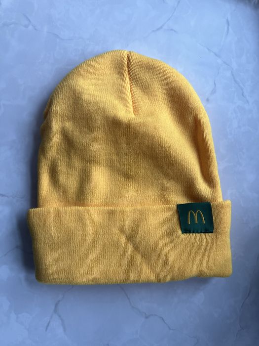 Шапка. Желтый цвет