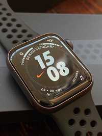 Apple Watch Series 5 40mm Nike