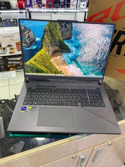 Asus ROG Strix G18