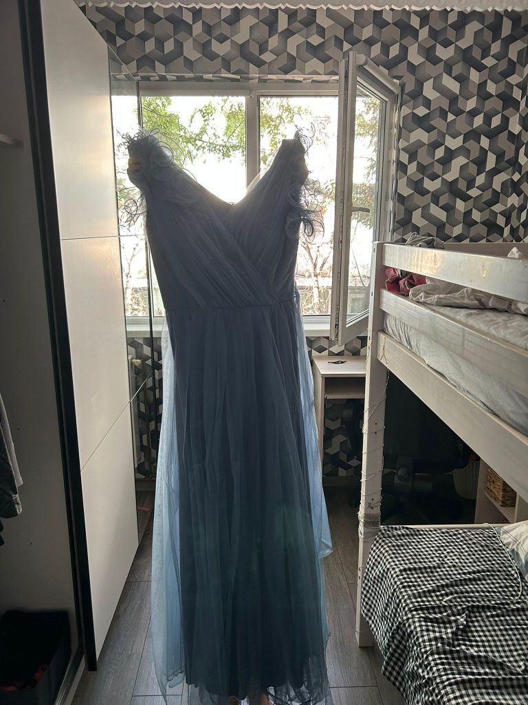 Vând rochie baby blue