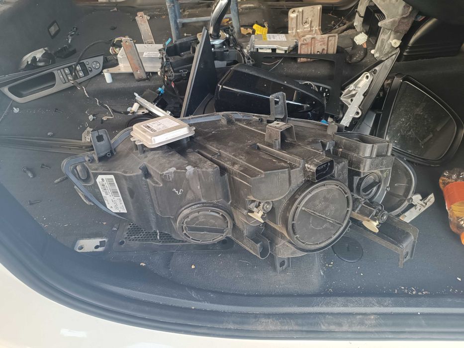 Фарове БМВ Х6 Е71 ляв десен фар BMW X5 E70 ксенон