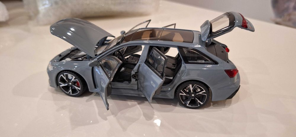 Ауди Audi RS6 1:32 отваряеми врати, капак, светещи фарове и стопове