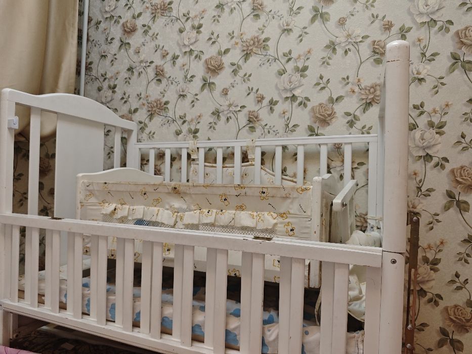 Детская кроватка с люлькой