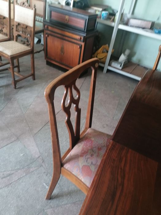 Masa extensibila lemn masiv cu 4 scaune