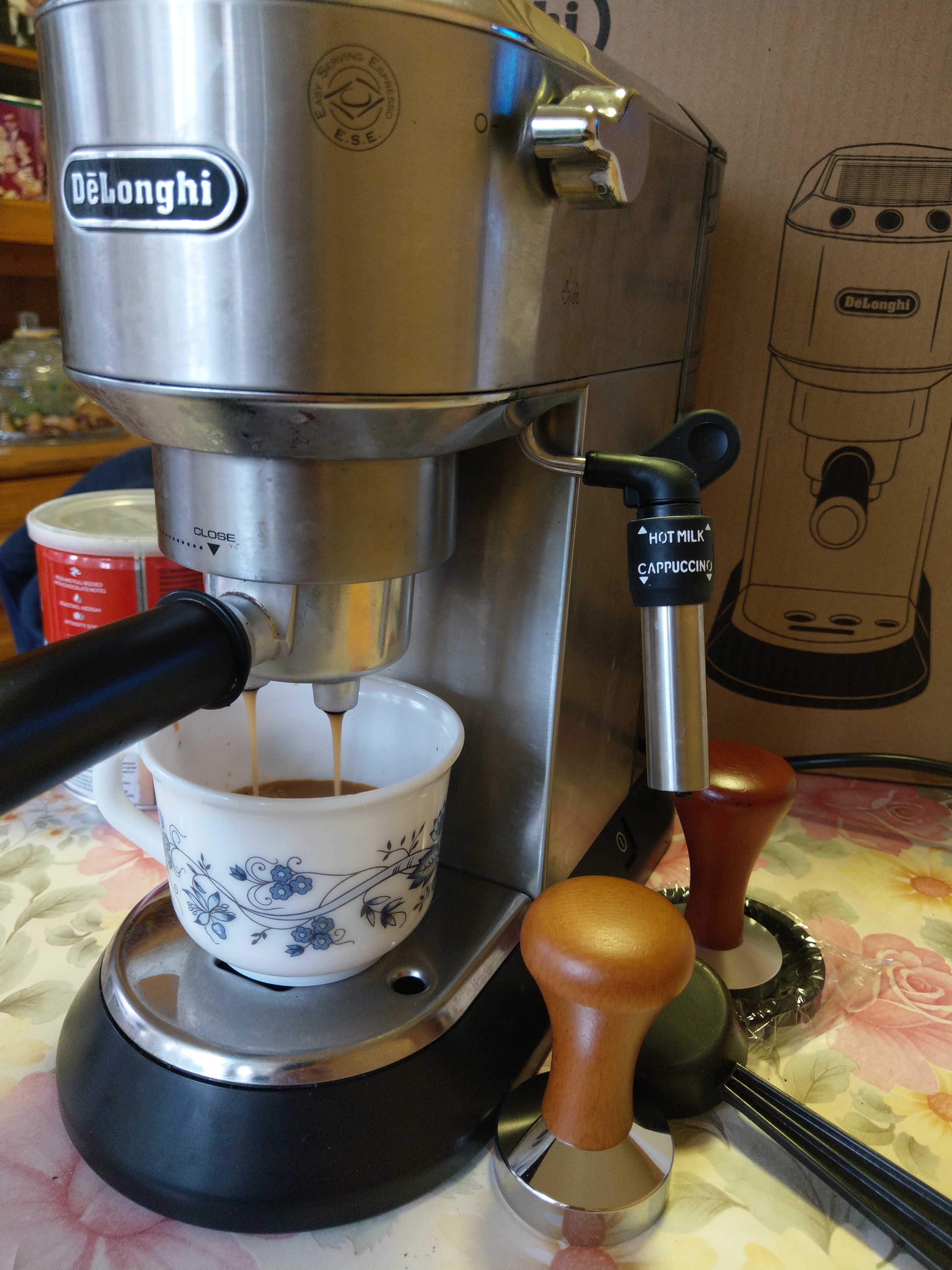 Експресо кафемашина De'Longhi Dedica Style EC 685