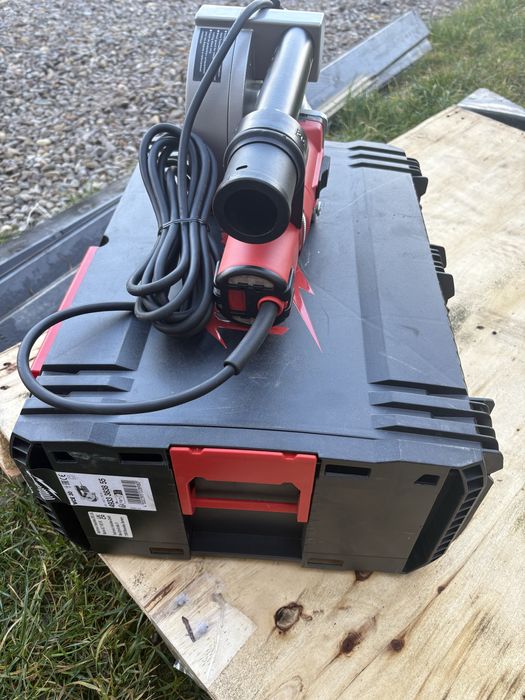 Masina de frezat caneluri