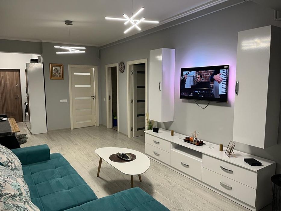 De închiriat - Apartament cu 2 camere - Suceava, Complex Victoria