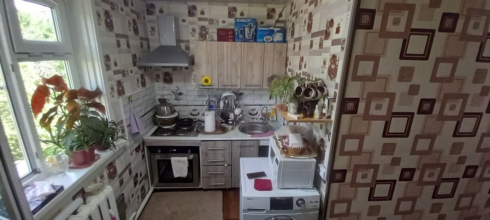 Срочно!!! Продаю свою 3 - х комнатную квартиру в Спутнике 6