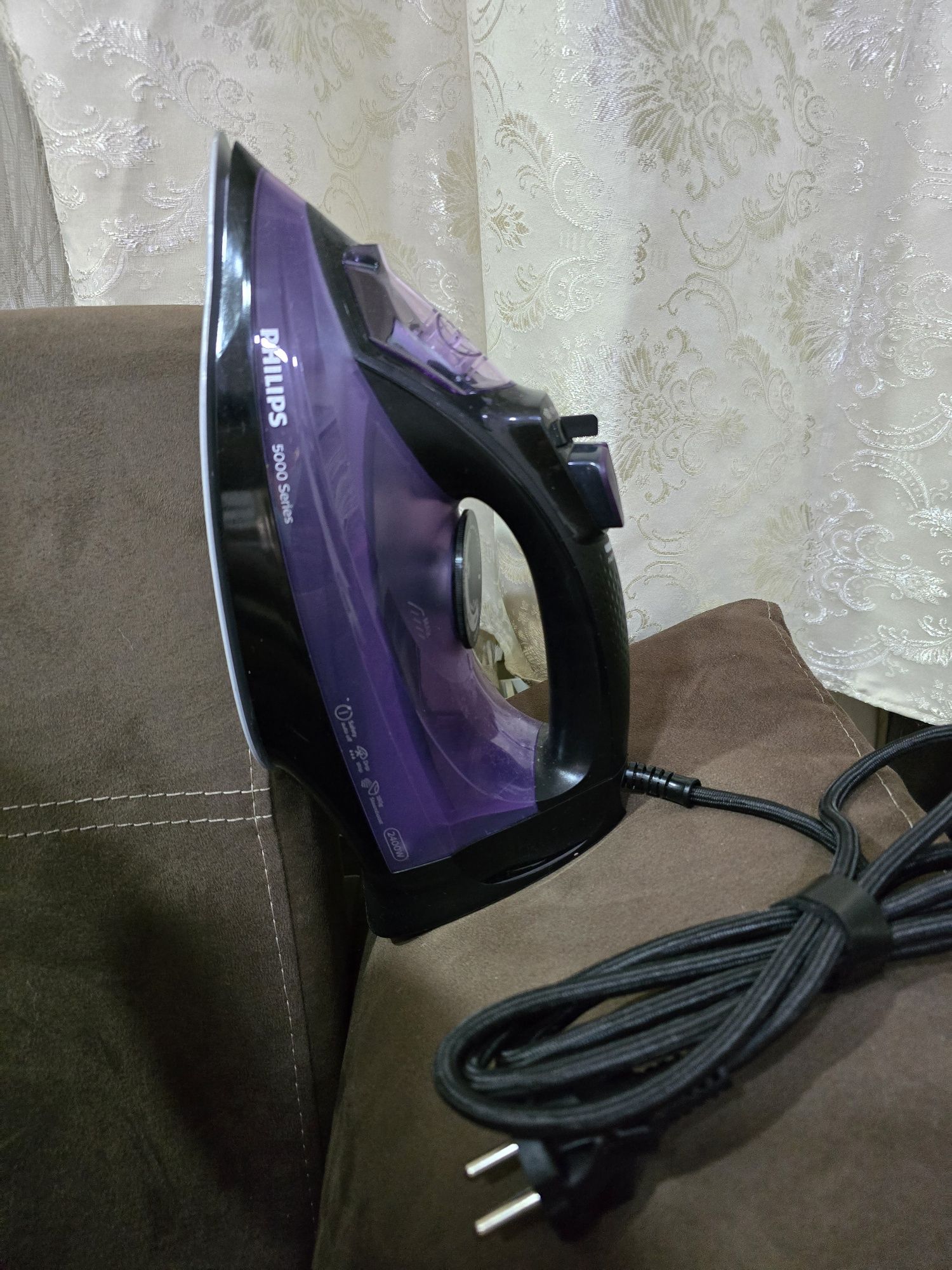 ЮТИЯ PHILIPS 5000 series 2400 W, 320.0 ml