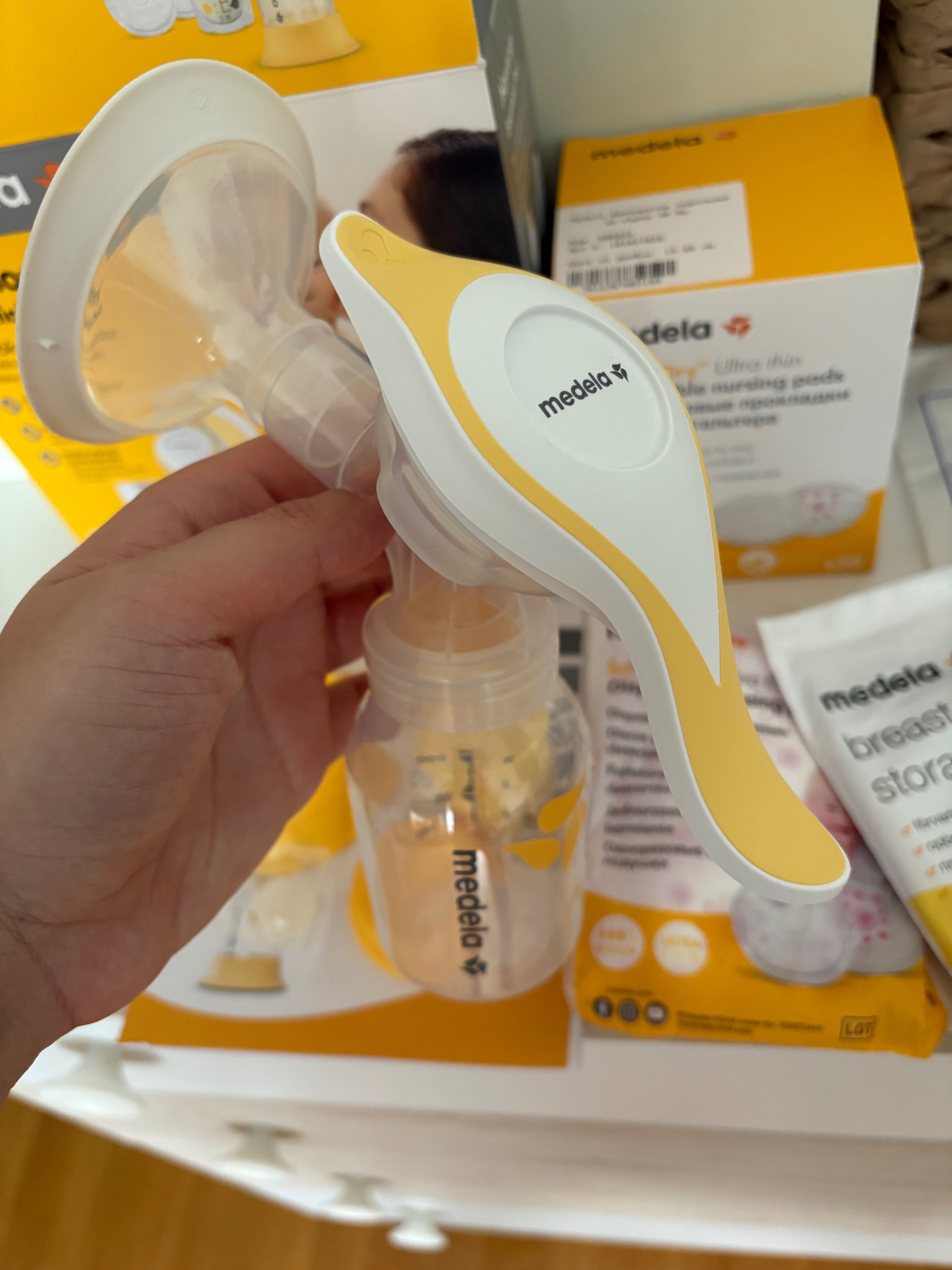 Ръчна помпа  използвана само в болницата Medela Harmony