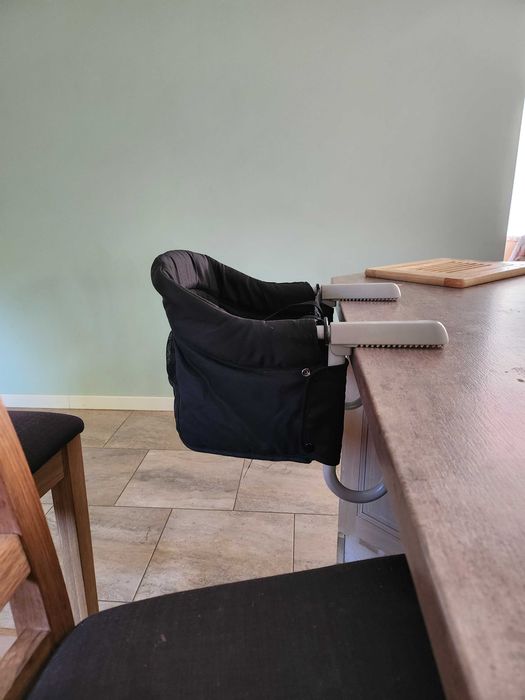 Vand scaun copii portabil cu montaj pe masa