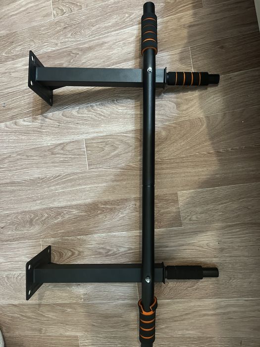 Продам турник почти новый !