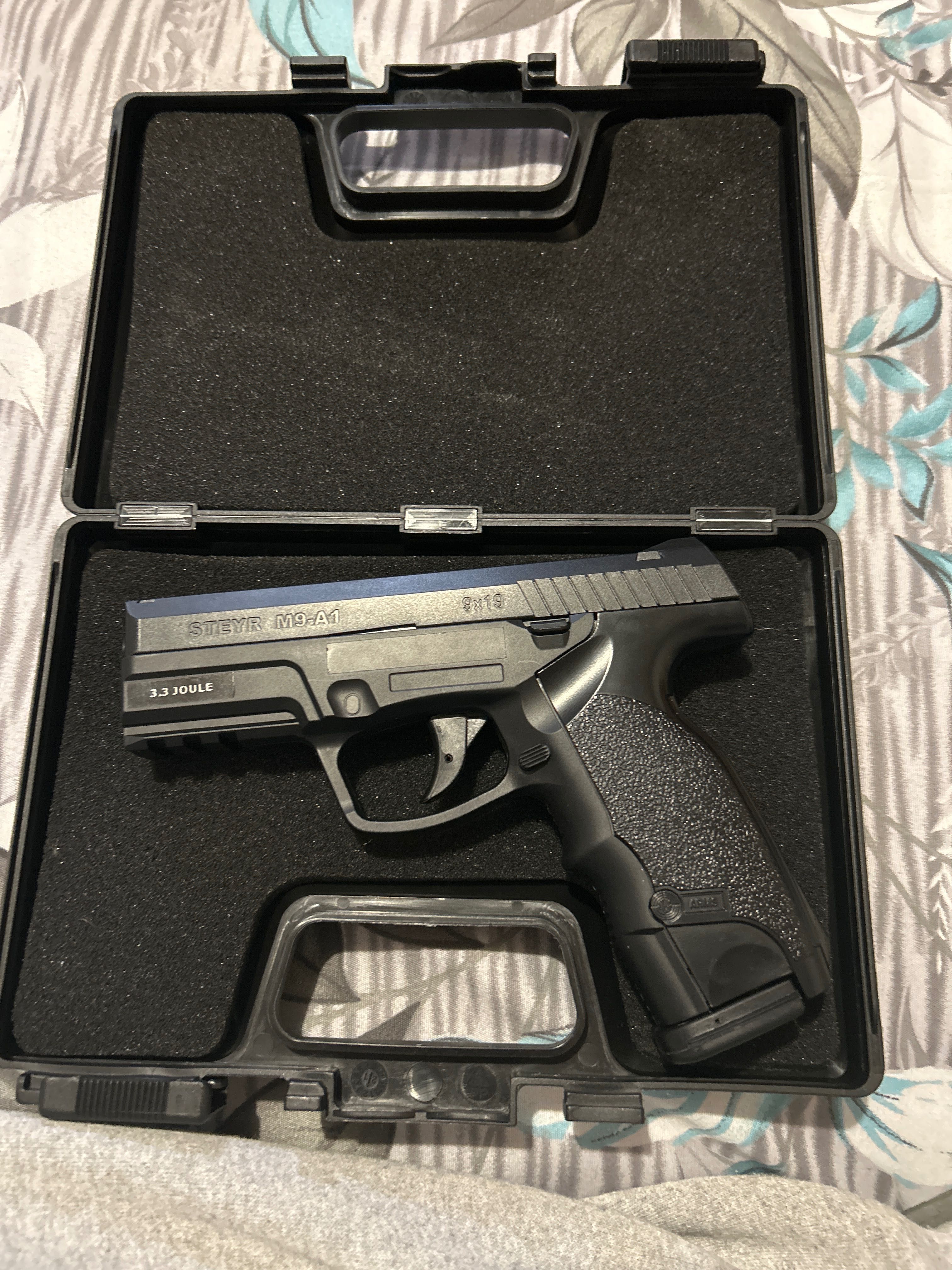 Продавам въздушен пистолет STEYR M-9A1 9x19