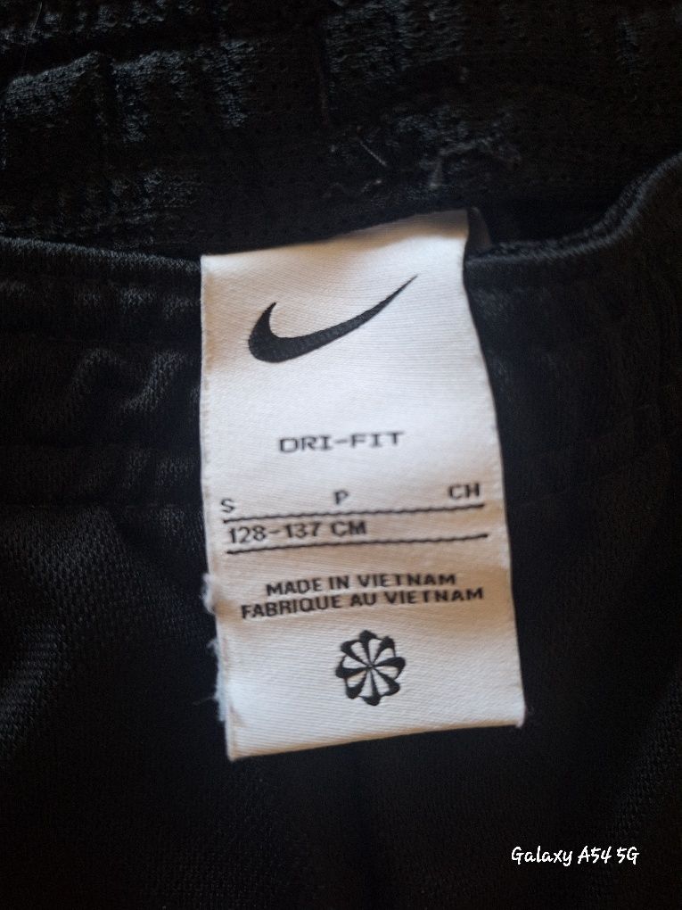 Черен анцунг на Nike