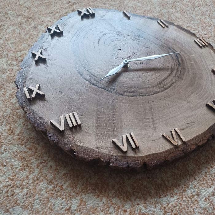 Ceas din lemn de nuc diametru 32cm