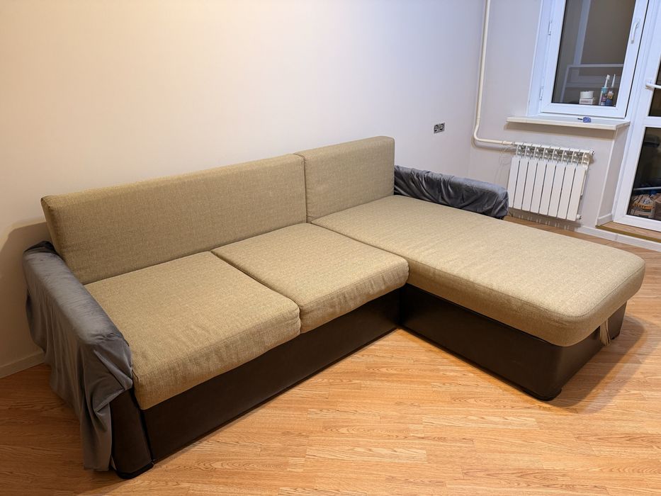 Продам диван раздвижной и пуф