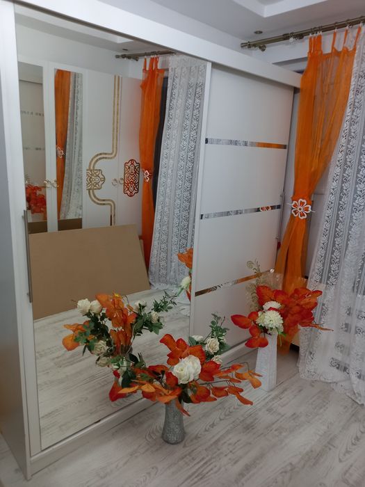 Dulap haine cu usi culisante