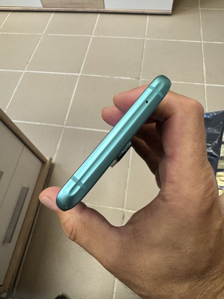 OnePlus 8 Pro 12+4/256gb - отличен