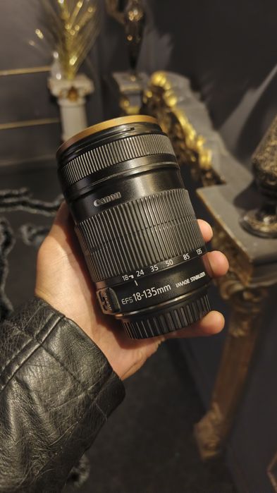 Продам срочно объектив 18/135 EFS