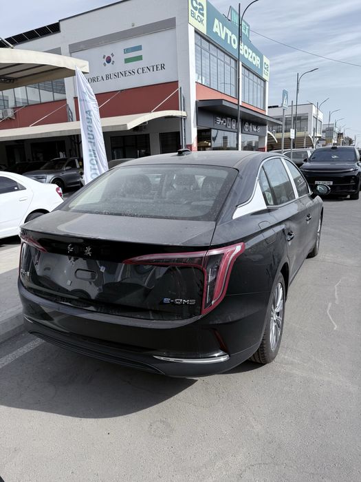 Hongqi eqm 5 500km arenda без пробега