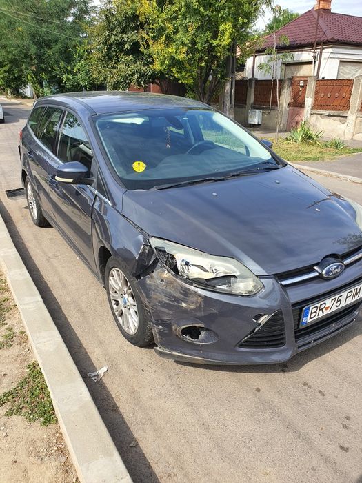 Ford focus mk3 2011 avariat dar funcțional