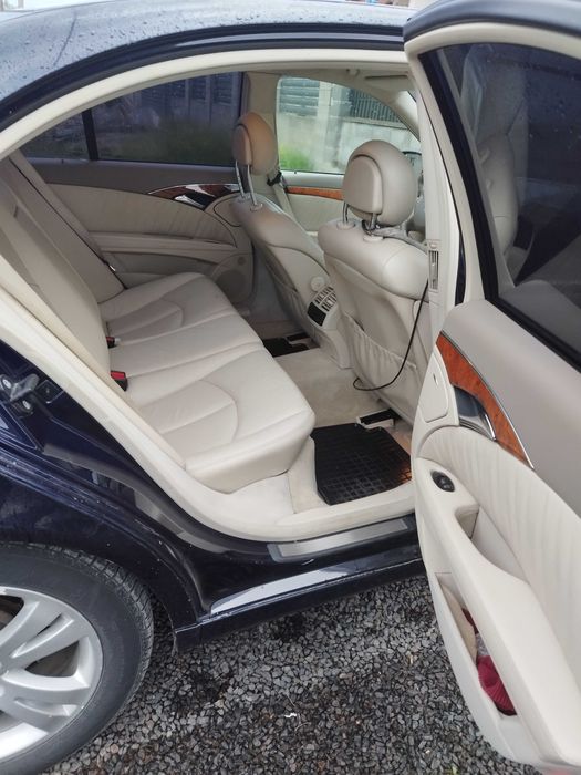 Vând Mercedes E clas w211