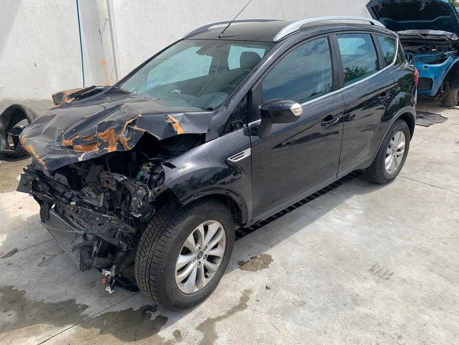 dezmembrez ford kuga 1  2.0 diesel/haion kuga/ usa fata kuga/capota