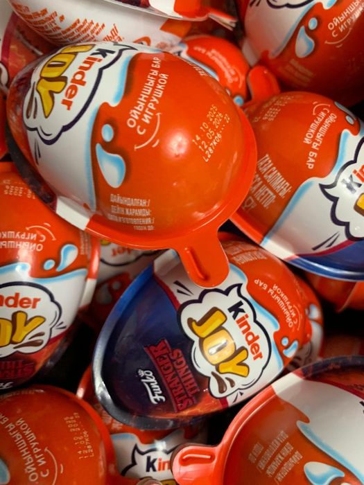 Киндер Джой очень странные дела