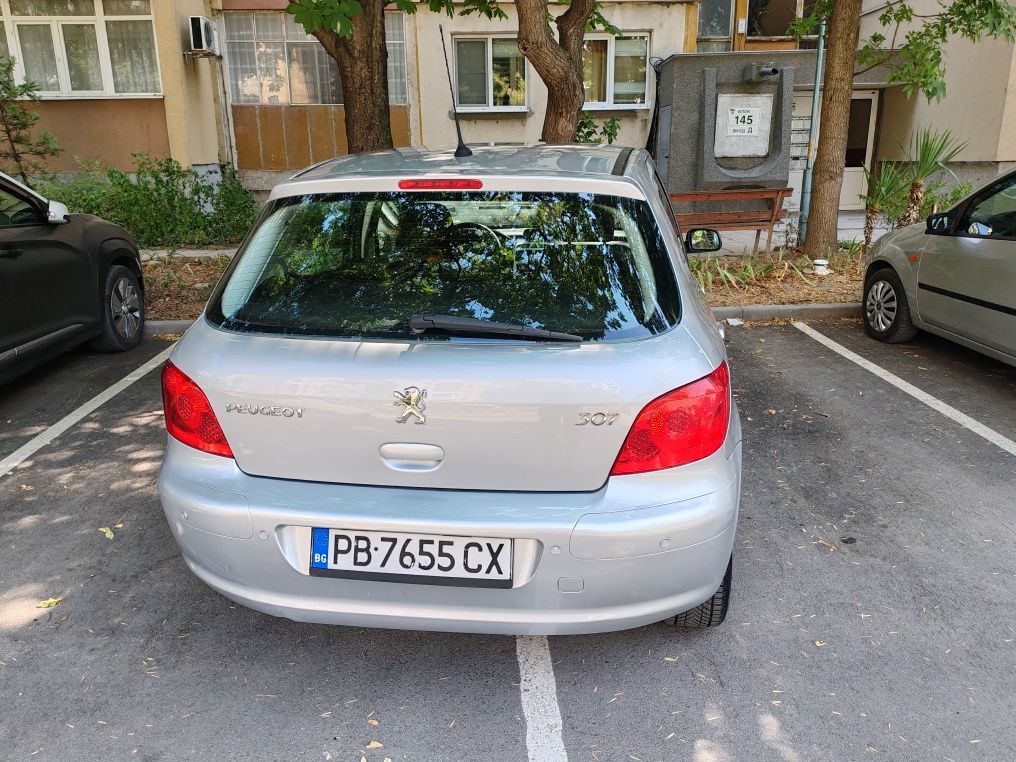 Продавам Пежо 307 SE