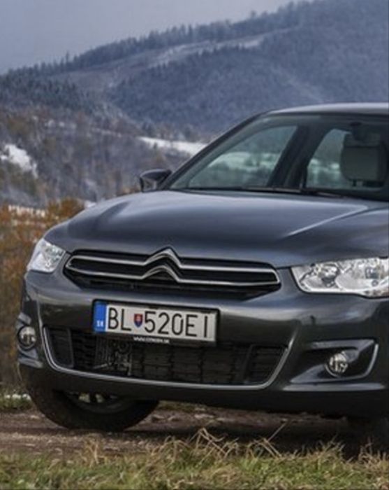 GRILĂ CENTRALĂ FAȚĂ RADIATOR – Citroën C-Elysée (2012–2016)