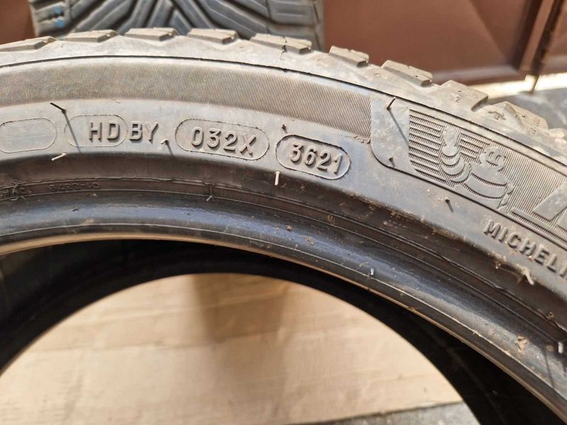 2 Michelin R19 255/40
всесезонни гуми 
DOT3621